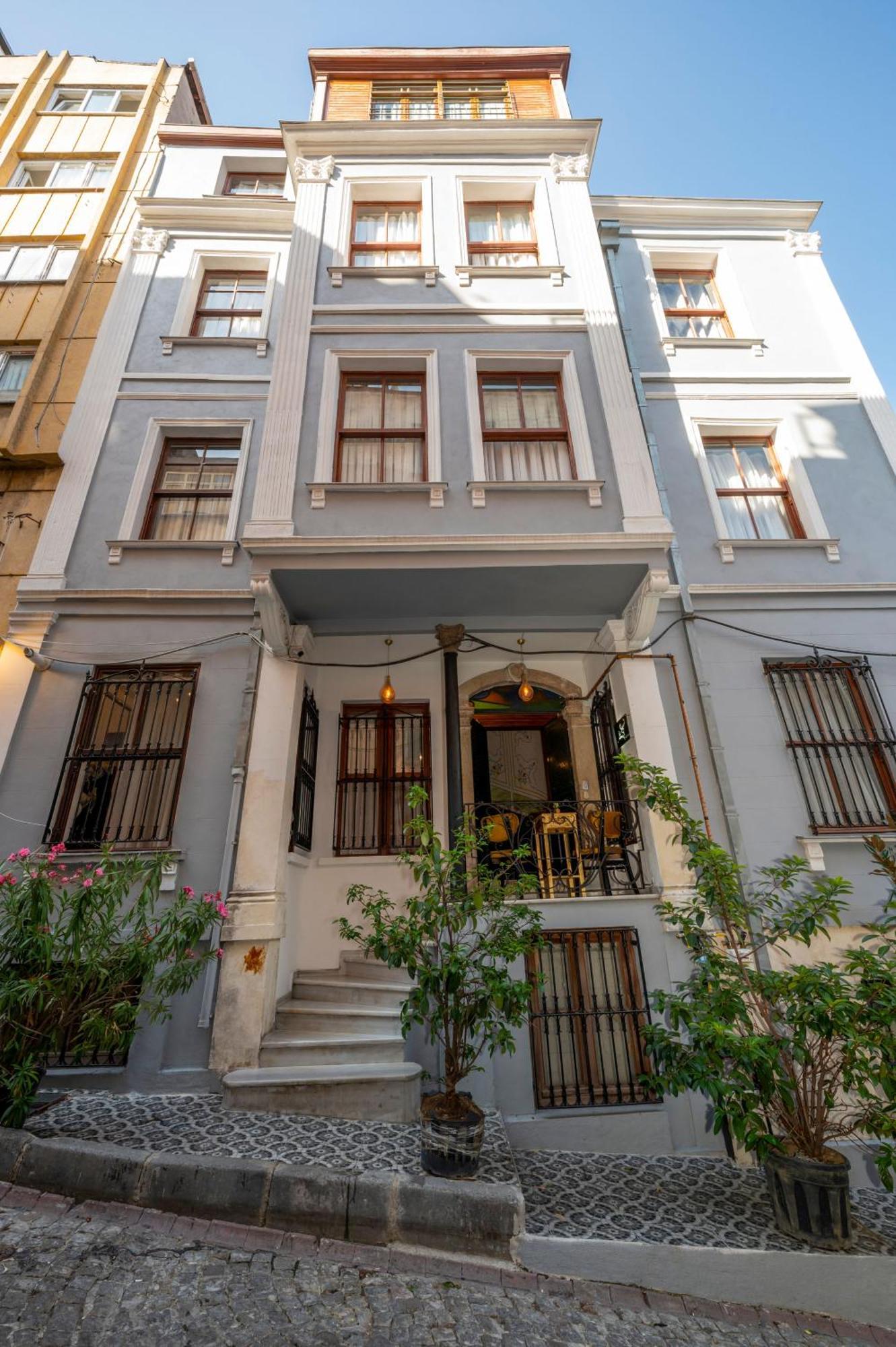 Otel Valeria Antique 1892